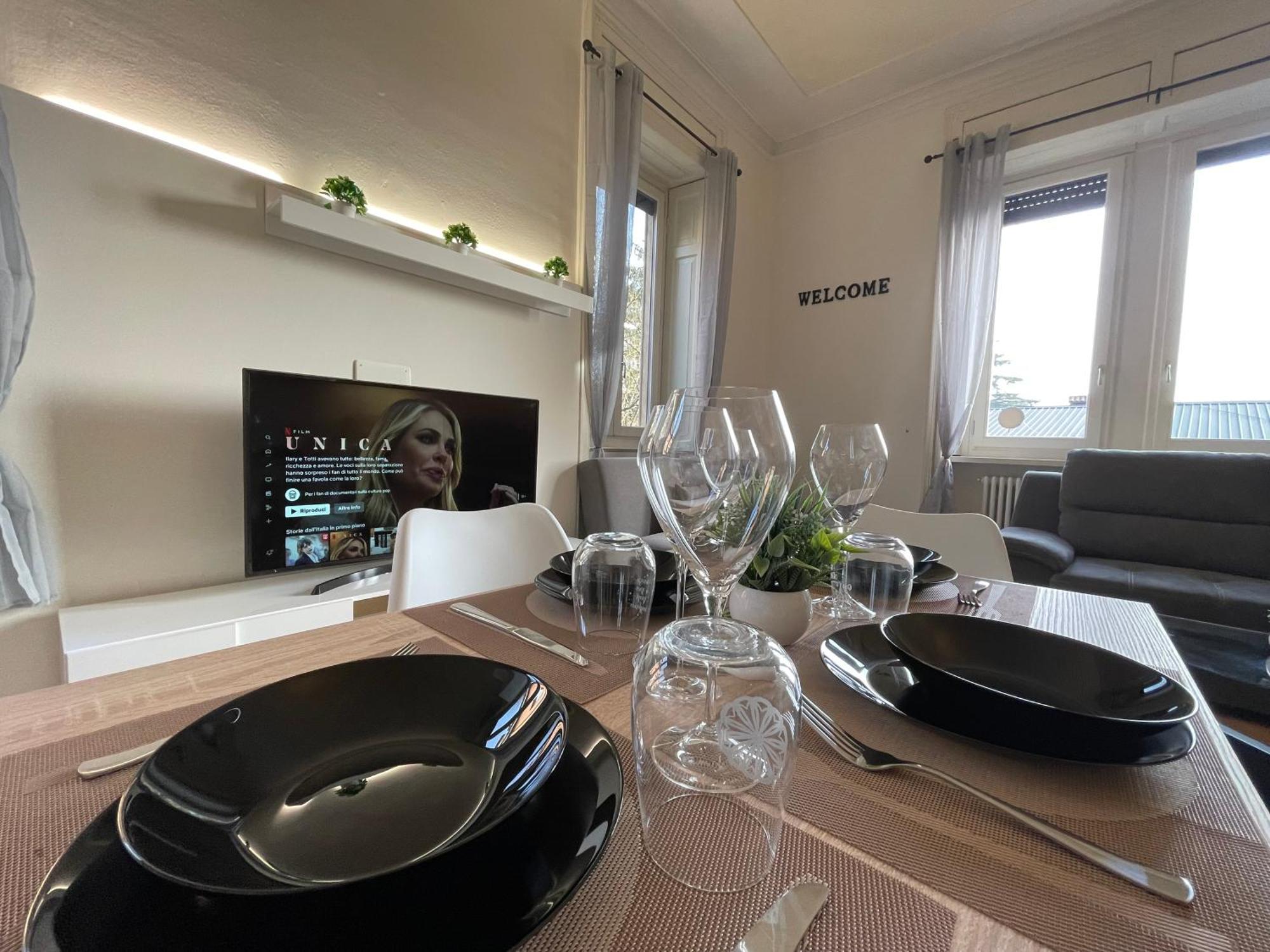 Bg Central Royal Suite Con Parcheggio - Vista Citta Alta แบร์กาโม ภายนอก รูปภาพ
