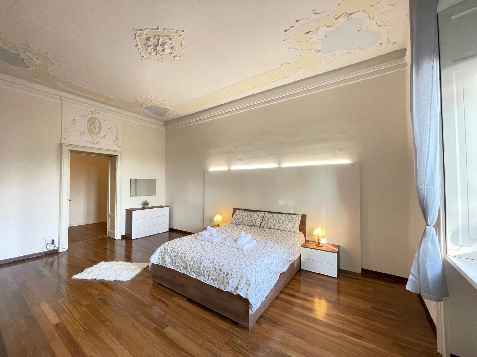 Bg Central Royal Suite Con Parcheggio - Vista Citta Alta แบร์กาโม ภายนอก รูปภาพ