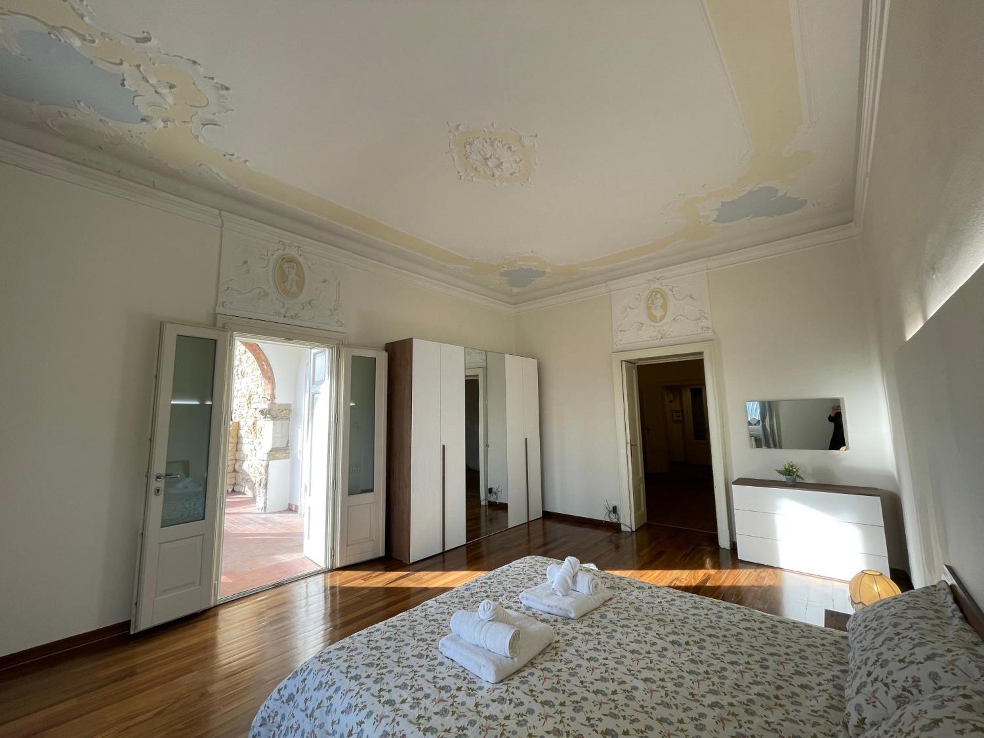 Bg Central Royal Suite Con Parcheggio - Vista Citta Alta แบร์กาโม ภายนอก รูปภาพ