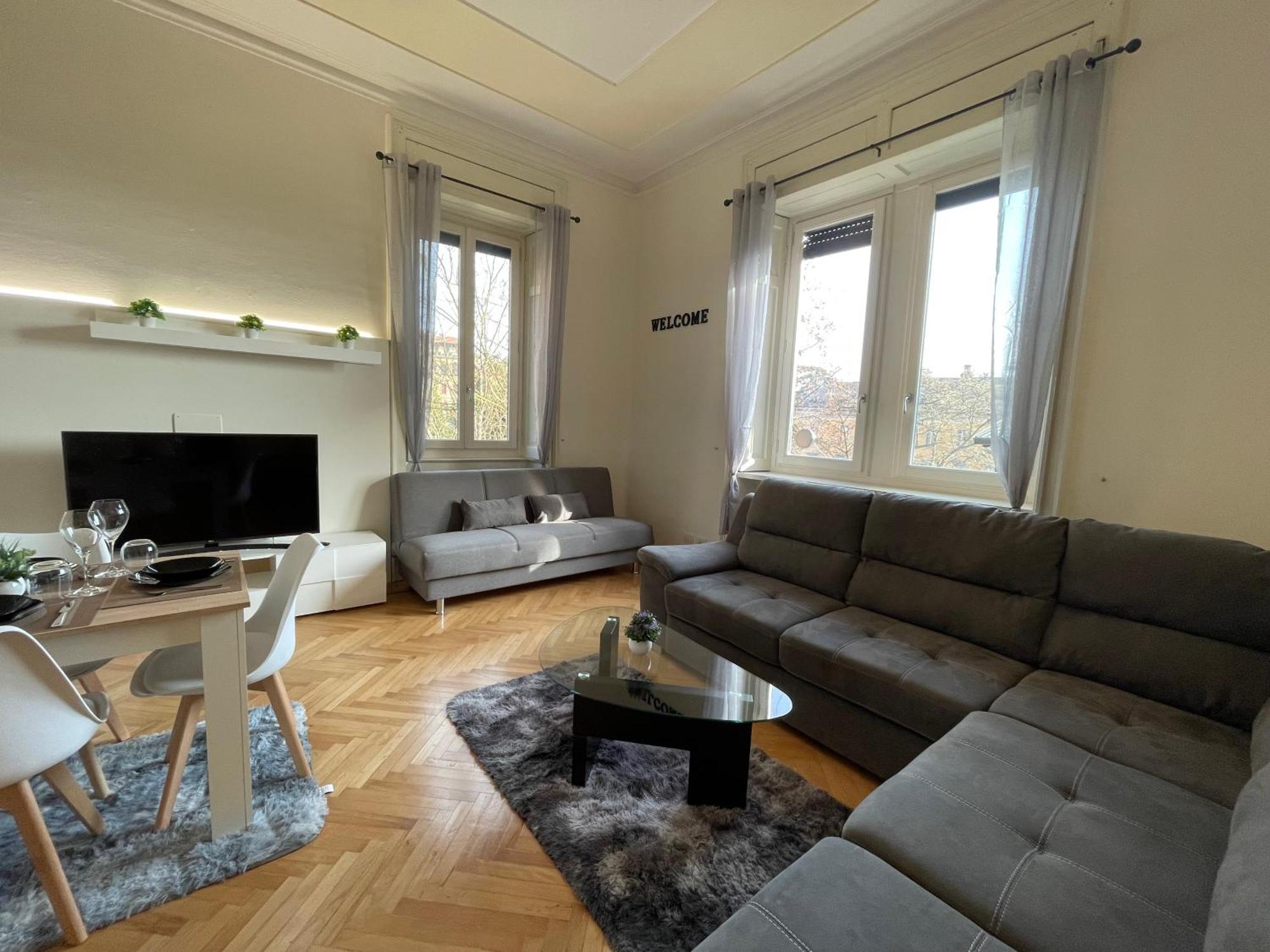 Bg Central Royal Suite Con Parcheggio - Vista Citta Alta แบร์กาโม ภายนอก รูปภาพ